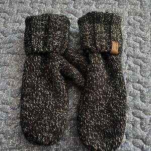 Roots Black and Gray Knit Mittens